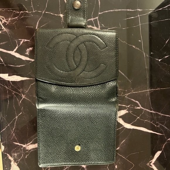 $950 CHANEL Black Caviar-Leather Wallet - Picture 4 of 14